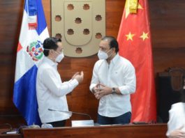 Gobierno de China dona mascarillas a alcaldía de Santiago para combatir COVID-19
