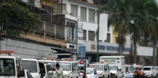 El primer tanquero iraní llega al puerto de una refinería en Venezuela