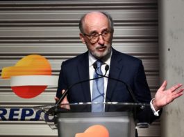 Repsol pierde 487 millones de euros en el primer trimestre por la caída del precio del petróleo