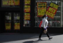 Sigue la pérdida de empleos en EEUU, a la espera de las cifras de abril