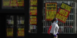 Sigue la pérdida de empleos en EEUU, a la espera de las cifras de abril