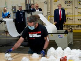 Trump admite que morirá gente por reabrir la economía