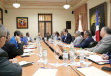 Gobierno moviliza amplia respuesta para detener incendio en vertedero de Duquesa