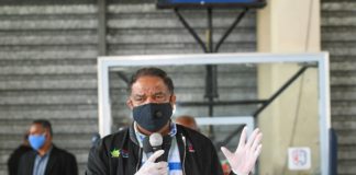 Ministro Díaz inicia entrega de ayuda a 3,000 deportistas