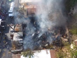 Sistema 9-1-1 informa que fue extinguido incendio en taller de ebanistería en Santiago