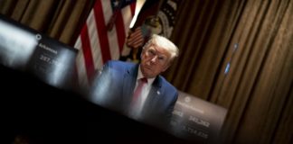 El mundo quiere evitar una guerra de vacunas, Trump juega por su lado