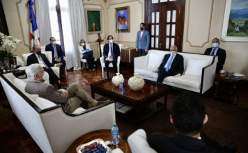 Comité de Emergencia y Gestión Sanitaria para el Combate del COVID-19 rinde informe al presidente sobre situación en el país