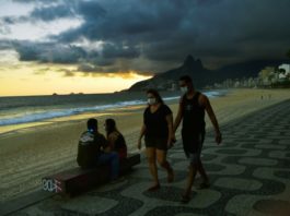 Brasil registra récord de muertos con covid-19 y amplía tratamiento con hidroxicloroquina