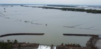 Ciclón deja al menos 95 muertos en Bangladés e India