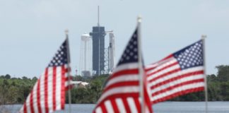 Cohete de SpaceX listo para el lanzamiento, el clima mejora