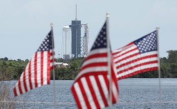 Cohete de SpaceX listo para el lanzamiento, el clima mejora