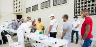 Trasladan 76 reclusos positivos a coronavirus desde la cárcel de La Romana a centro de aislamiento