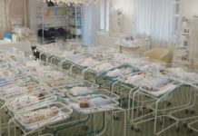 Bebés nacidos de vientres de alquiler varados en un hotel en Ucrania