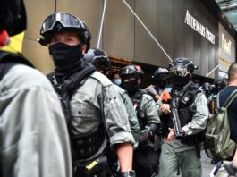 Un fuerte dispositivo policial impide las manifestaciones en Hong Kong