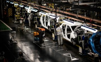 Francia anuncia un plan de 8.000 millones de euros para salvar el sector automotor