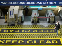 El empleo en el Reino Unido resiste en marzo pero se hunde en abril