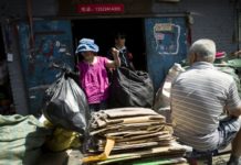 Caen las exportaciones y las importaciones en China en mayo