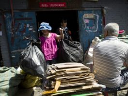 Caen las exportaciones y las importaciones en China en mayo
