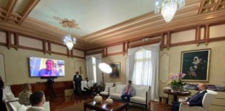 Danilo Medina se reúne con misión observación de la OEA