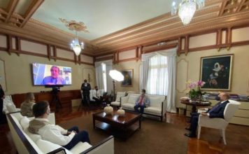 Danilo Medina se reúne con misión observación de la OEA