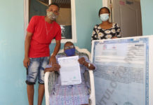 Gobierno entrega títulos de propiedad a residentes de Santo Domingo Norte