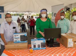 FEDA y Reservas del País entregan computadoras a productores agropecuarios, para facilitar y mejorar manejo de finanzas y comercialización