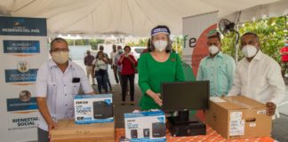 FEDA y Reservas del País entregan computadoras a productores agropecuarios, para facilitar y mejorar manejo de finanzas y comercialización