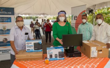 FEDA y Reservas del País entregan computadoras a productores agropecuarios, para facilitar y mejorar manejo de finanzas y comercialización