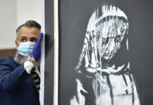 Seis personas inculpadas por el robo de una obra de Banksy en el Bataclan de París