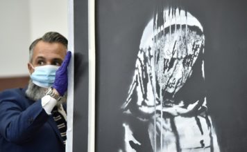 Seis personas inculpadas por el robo de una obra de Banksy en el Bataclan de París