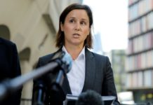 Cadena perpetua para el joven inglés que tiró a un niño de lo alto de un museo