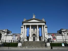 Cines y museos se sumarán al desconfinamiento en Inglaterra