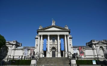 Cines y museos se sumarán al desconfinamiento en Inglaterra