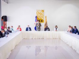 JCE entrega artes de boletas presidenciales y las circunscripciones del exterior a editoras para iniciar impresión