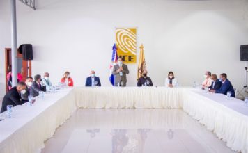 JCE entrega artes de boletas presidenciales y las circunscripciones del exterior a editoras para iniciar impresión