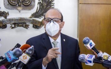 Presidente JCE explica que para votar en el exterior es necesario un registro voluntario previo según la Ley 15-19