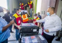 JCE inició traslado de 1,070 valijas electorales a las circunscripciones del exterior para elecciones