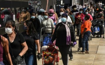 Menos estadounidenses hacia seguro de desempleo pero afloran las desigualdades