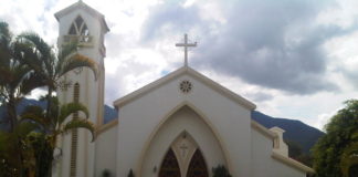 Iglesias realizarán oficios religiosos en diferentes horarios