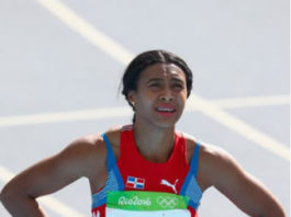 Premian a Marielis Sánchez mejor en atletismo en la provincia Santo Domingo
