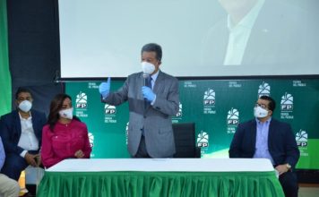 Leonel lamenta que por negativa de otros candidatos se haya suspendido debate de ANJE