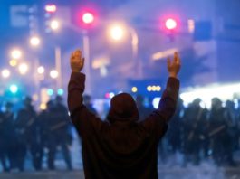 Jefa de la policía de Atlanta renuncia tras muerte de un hombre negro durante su arresto