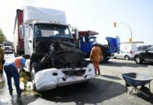 Choque entre patana, camión y yipeta provoca gran taponamiento en el Malecón