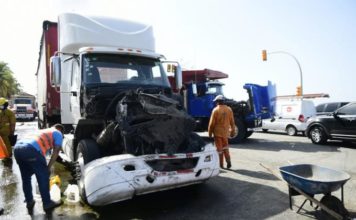 Choque entre patana, camión y yipeta provoca gran taponamiento en el Malecón