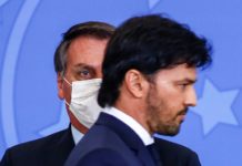 Bolsonaro renueva la comunicación del gobierno para salvar su mandato