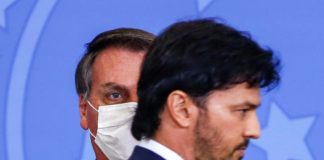 Bolsonaro renueva la comunicación del gobierno para salvar su mandato