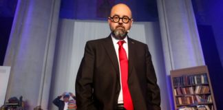 Fallece el escritor español Carlos Ruiz Zafón, autor de «La sombra del viento»