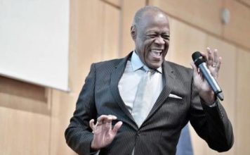 Johnny Ventura cumple 64 años de carrera artística