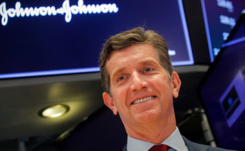 Johnson & Johnson adelanta para julio las pruebas en humanos de una vacuna contra el coronavirus