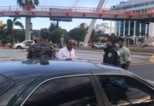 Periodista denuncia amenaza de un policía luego de grabar momento de detención de presunto hermano de ministro Salud